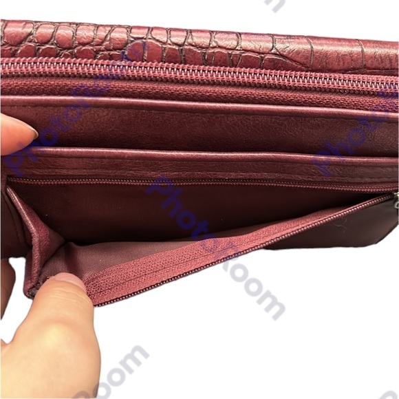 Croc Skin Design Wallet - Picture 9 of 13